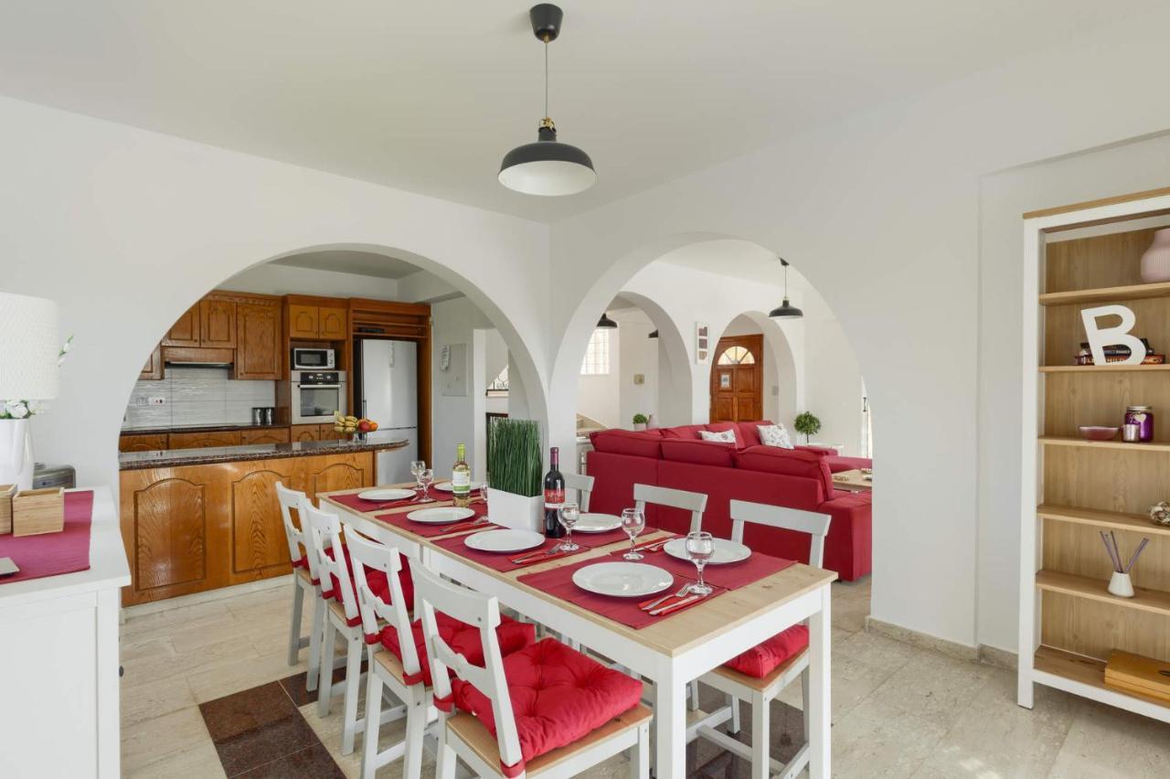 Villa Danae Coral Bay By Villa Plus Пея Екстериор снимка