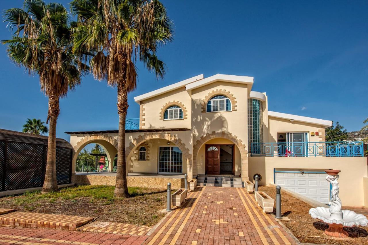 Villa Danae Coral Bay By Villa Plus Пея Екстериор снимка