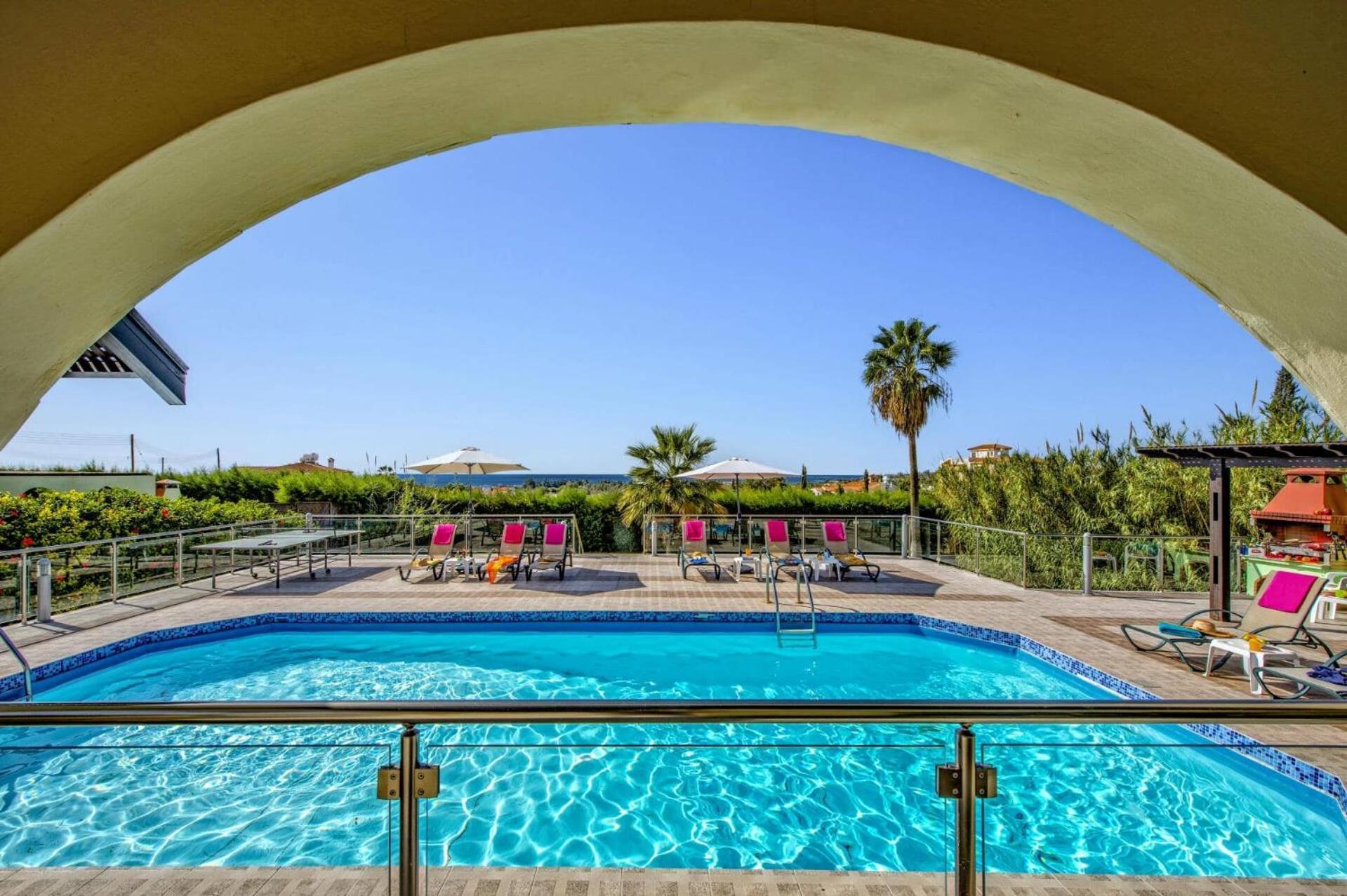 Villa Danae Coral Bay By Villa Plus Пея Екстериор снимка