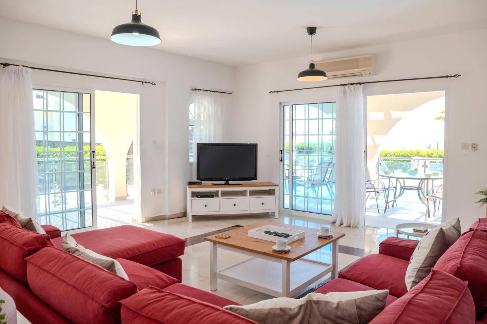 Villa Danae Coral Bay By Villa Plus Пея Екстериор снимка