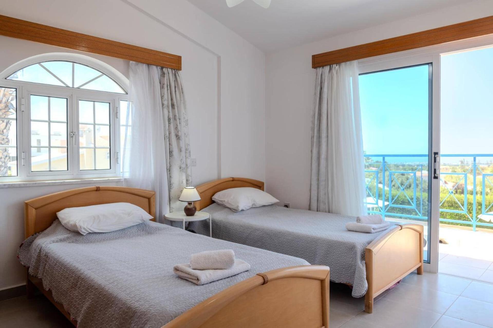 Villa Danae Coral Bay By Villa Plus Пея Екстериор снимка